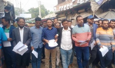 ফুলবাড়িয়া পৌরসদরে বিএনপির লিফলেট বিতরণ 