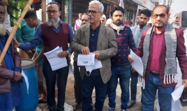 ভোট বর্জনের আহ্বানে ফারুকের লিফলেট বিতরণ