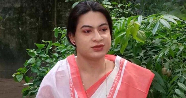 রংপুরে মনোনয়নপত্র জমা দিলেন তৃতীয় লিঙ্গের রানী