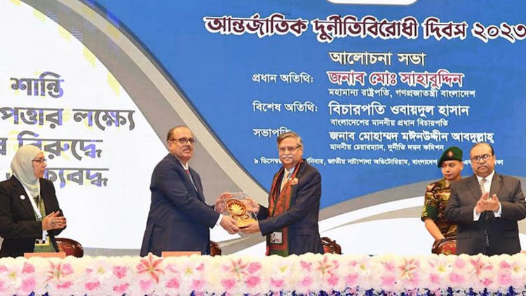 দুদকের স্থায়ী প্রসিকিউশন ইউনিট গঠনের আহ্বান প্রধান বিচারপতির