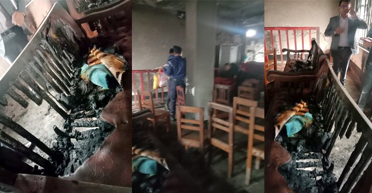 খুলনায় এজলাসে অগ্নিসংযোগ
