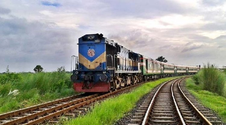 নরসিংদীতে ট্রেনে কাটা পড়া দুইজনের মরদেহ উদ্ধার