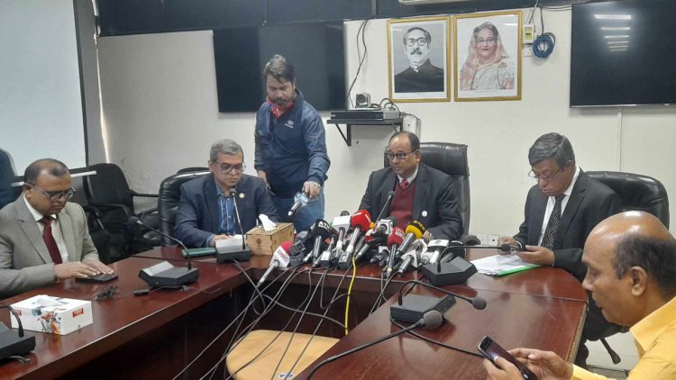বর্তমানে রেল চলাচলে হুমকি তৈরি হয়েছে : রেলপথ মন্ত্রী