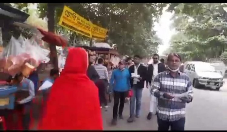 অসহযোগ আন্দোলনের পক্ষে রাজধানীতে যুবদল নেতা শাকিল মোল্লার লিফলেট বিতরণ