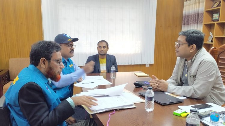 নিজ অফিস বসেই ঠিকাদারি কাজ করেন পাউবোর কর্মচারী!