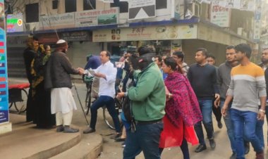 নির্বাচন বর্জন ও অসহযোগ আন্দোলনের পক্ষে ছাত্রদলের লিফলেট বিতরণ