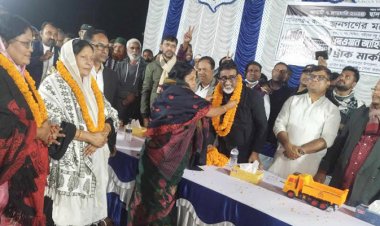 মমতাজের তিন বোন সমর্থন দিলেন স্বতন্ত্র প্রার্থীকে 