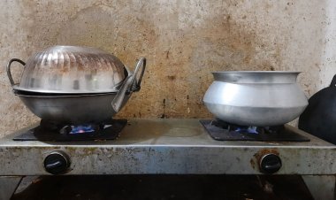 কোথাও গ্যাসের চাপ কম, কোথাও জ্বলছে না চুলা