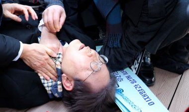 দক্ষিণ কোরিয়ার প্রধান বিরোধীদলীয় নেতার ওপর ছুরি হামলা