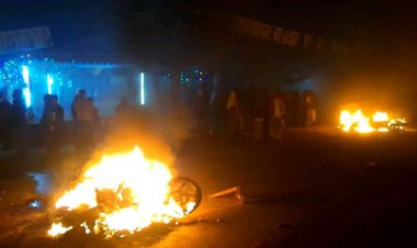 তিন পোড়া মোটরসাইকেল নিয়ে ঈগল-নৌকার টানাটানি 