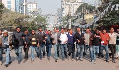 নির্বাচন বর্জন ও অসহযোগ আন্দোলনের পক্ষে স্বেচ্ছাসেবক দলের গণসংযোগ ও লিফলেট বিতরণ