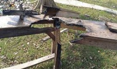 পটুয়াখালীতে ভোটকেন্দ্রে দুর্বৃত্তদের আগুন