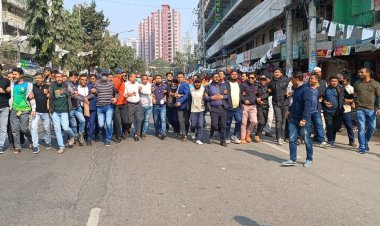 নির্বাচন বর্জন ও অসহযোগ আন্দোলনের সমর্থনে ঢাকা মহানগর দক্ষিণ যুবদলের বিক্ষোভ মিছিল