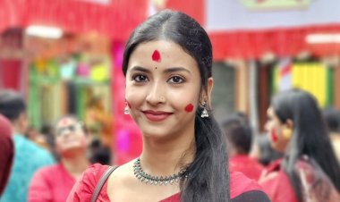 ১০ বছর প্রেম করে বিয়ের পিঁড়িতে সোহিনী