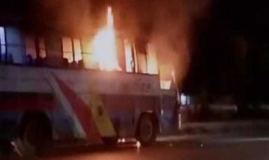 চট্টগ্রামে বাসে আগুন দিয়েছে দুর্বৃত্তরা