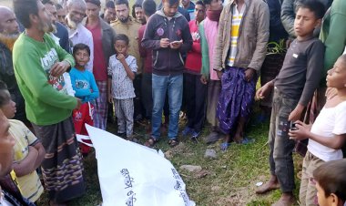 বাবা ট্রাকের চাকার নিচে, মেয়ে ছিটকে পড়লেন রাস্তায়