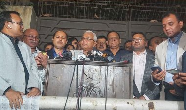 খালেদা জিয়া অনেকটাই সুস্থ আছেন : ডা. জাহিদ