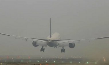  ঘন কুয়াশায় ঢাকার দুই ফ্লাইট নামলো কলকাতায়