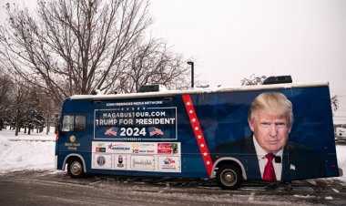 তীব্র শীতেও নির্বাচনের উত্তাপ যুক্তরাষ্ট্রে