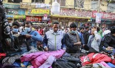 শীতে জমজমাট রাজধানীর ফুটপাতের দোকানগুলো