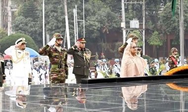 শিখা অনির্বাণে বীর শহীদদের প্রতি প্রধানমন্ত্রীর শ্রদ্ধা