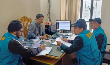 দুদকের অভিযান বিআরটিএ অফিসে দালালকে দেওয়া টাকা ফেরত পেলেন গ্রাহক