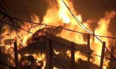 গাজীপুরে ঝুট গোডাউনে আগুন