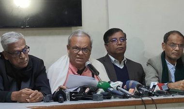 মনে হচ্ছে সরকার প্রাণ বাঁচাতে ঊর্ধ্বশ্বাসে দৌড়াচ্ছে : রিজভী