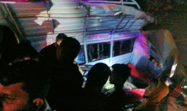 ফরিদপুরে বাসের ধাক্কায় লেগুনার ৪ যাত্রী নিহত