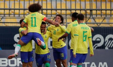 কলম্বিয়াকে হারিয়ে শীর্ষে ব্রাজিল