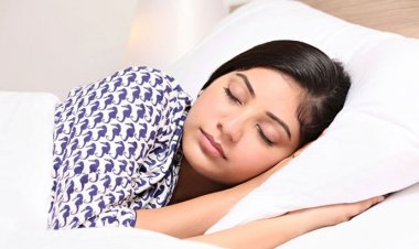 নতুন জায়গায় কেন ঘুম আসে না