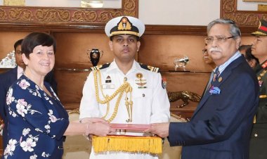 রাষ্ট্রপতির কাছে ৭ দেশের অনাবাসিক দূতের পরিচয়পত্র পেশ