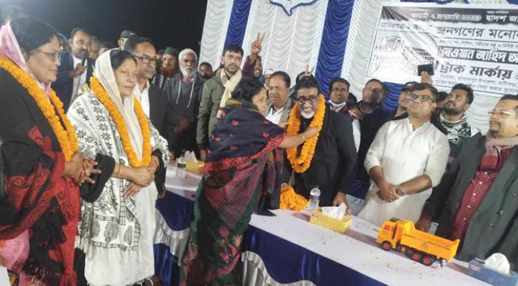 মমতাজের তিন বোন সমর্থন দিলেন স্বতন্ত্র প্রার্থীকে