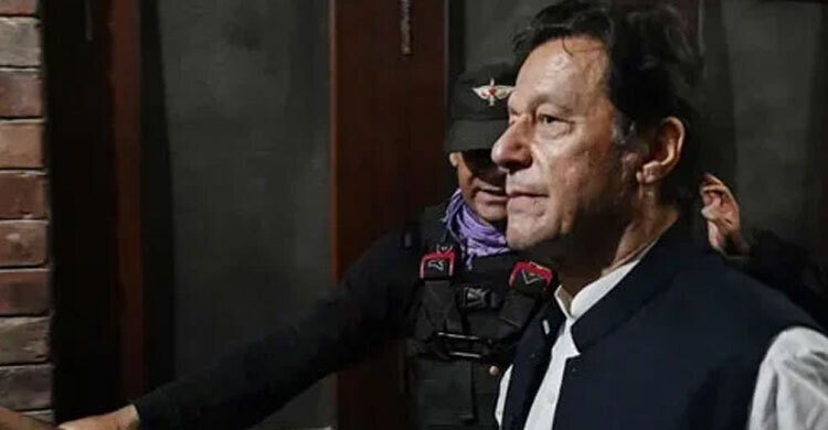 ‘ব্যাট’ প্রতীকে নির্বাচন করতে পারবে না ইমরান খানের দল