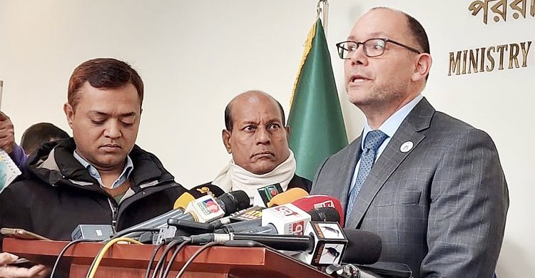 সম্পর্ক এগিয়ে নেওয়ার প্রত্যাশা পিটার হাসের