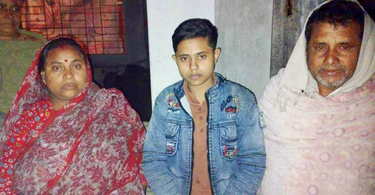 হঠাৎ ছেলে হয়ে গেলেন কলেজ পড়ুয়া মেয়ে