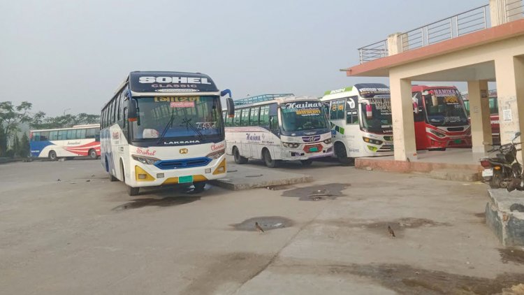 বরগুনায় অনির্দিষ্টকালের জন্য বাস চলাচল বন্ধ