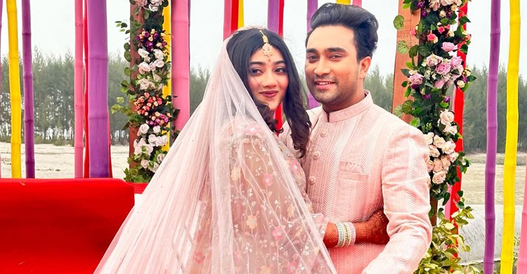স্ত্রীর সঙ্গে ছবি প্রকাশ করলেন জোভান