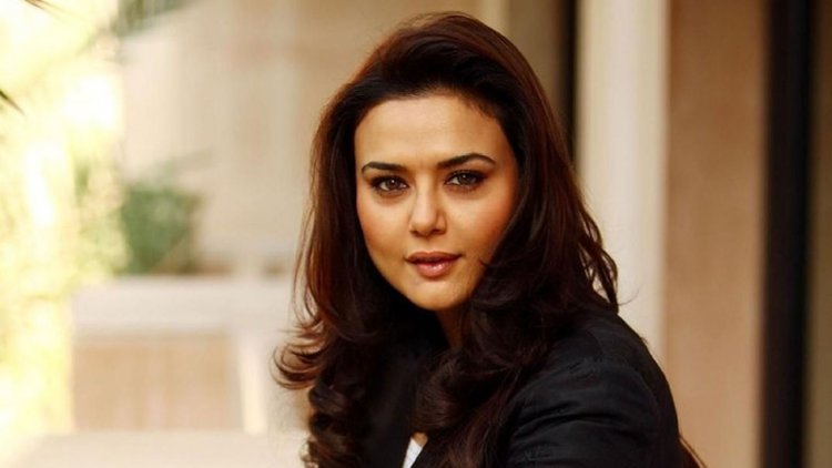 দেড় দশকের বিরতি কাটিয়ে বলিউডে ফিরছেন প্রীতি জিনতা