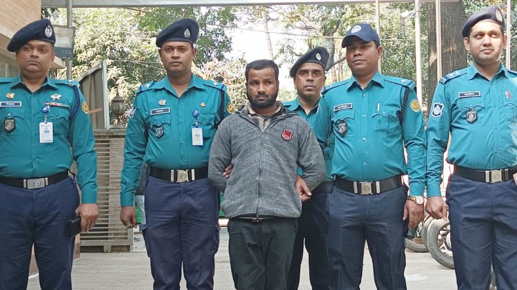 ৫ম শ্রেণি ফেল ‘ওসি’র ফাঁদে পড়েছেন ৭ শতাধিক নারী
