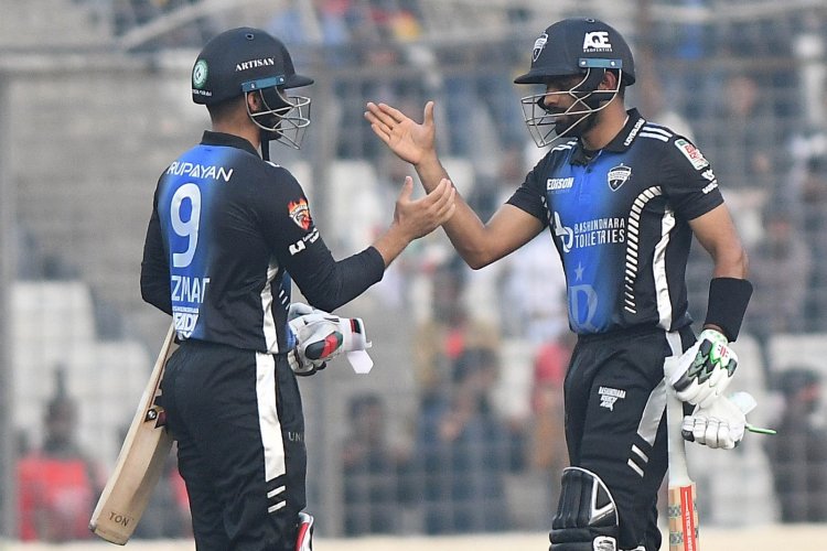 বাবর আজমের ব্যাটে জয়ে ফিরল রংপুর
