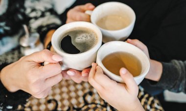 ভরা পেটে চা কিংবা কফি খান? জেনে নিন কী হয়