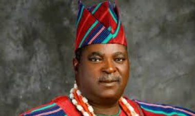 প্রাসাদে ঢুকে রাজাকে গুলি করে হত্যা, রানিকে অপহরণ