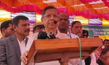 বিএনপি-জামায়াত পেছনের দরজা দিয়ে ক্ষমতায় আসতে চায় : আইনমন্ত্রী