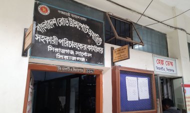 ভোগান্তির ভয়েই দালাল ধরেন সেবাপ্রার্থীরা