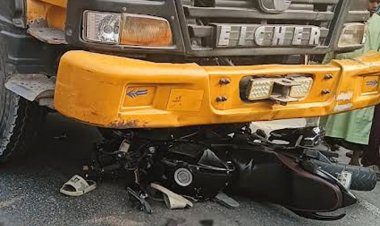 ট্রাকচাপায় প্রাণ গেল দুই মোটরসাইকেল আরোহীর