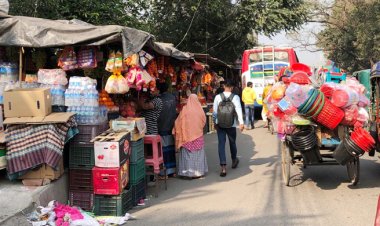 ফুটপাত ভাড়া দিয়ে মাসে অর্ধকোটি টাকা চাঁদা তুলছেন ‘নেতারা’