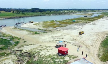  ব্রহ্মপুত্র নদের নাব্য ফেরাতে ১৫৬ কোটি টাকার ড্রেজার কিনবে সরকার