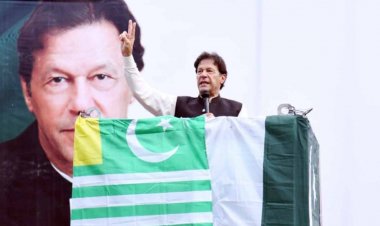 ভোটের দু’দিন পরই ১৪ মামলায় জামিন পেলেন ইমরান খান