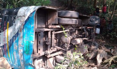  বাসের সঙ্গে মোটরসাইকেলের মুখোমুখি সংঘর্ষে যুবক নিহত, আহত ১৬